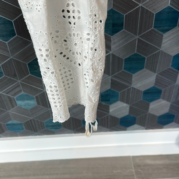 White Cropped Lace Pants with Eyelet Design - Picture 4 of 8